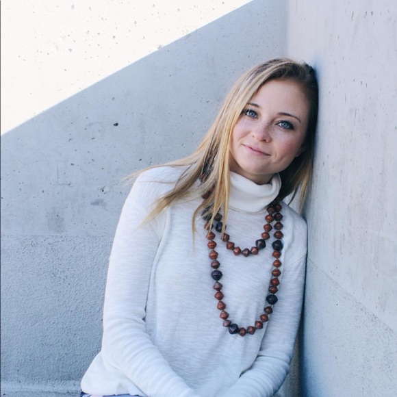 Meet your Posher, Mariah - Picture 1 of 1